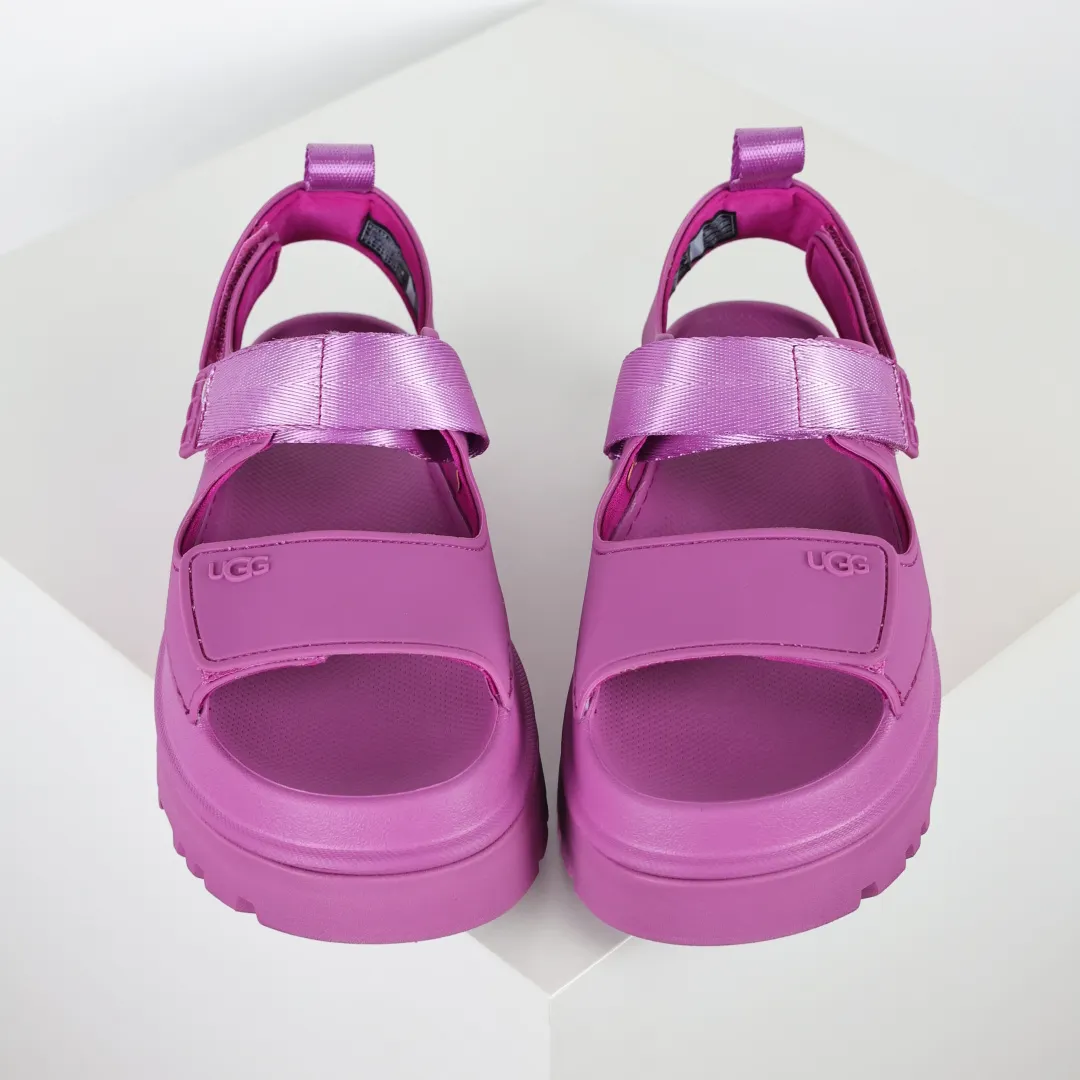 Copy price 💰560 Core recommendation Good price UGG Velcro slippers sandals summer versatile slippers soft sole non-slip beach thick sole casual elegant sandals The style of UGG sandals is really nice. It is suitable for all ages. The soles are made of super lightweight EVA foam. The classic material of U family can be said to be "light" to let you enjoy a different naked feeling. It is one of the most worth buying sandals in history. I guarantee you will not regret the series. Original OEM production Y products are available now. Size: 35 36 37 38 39 40